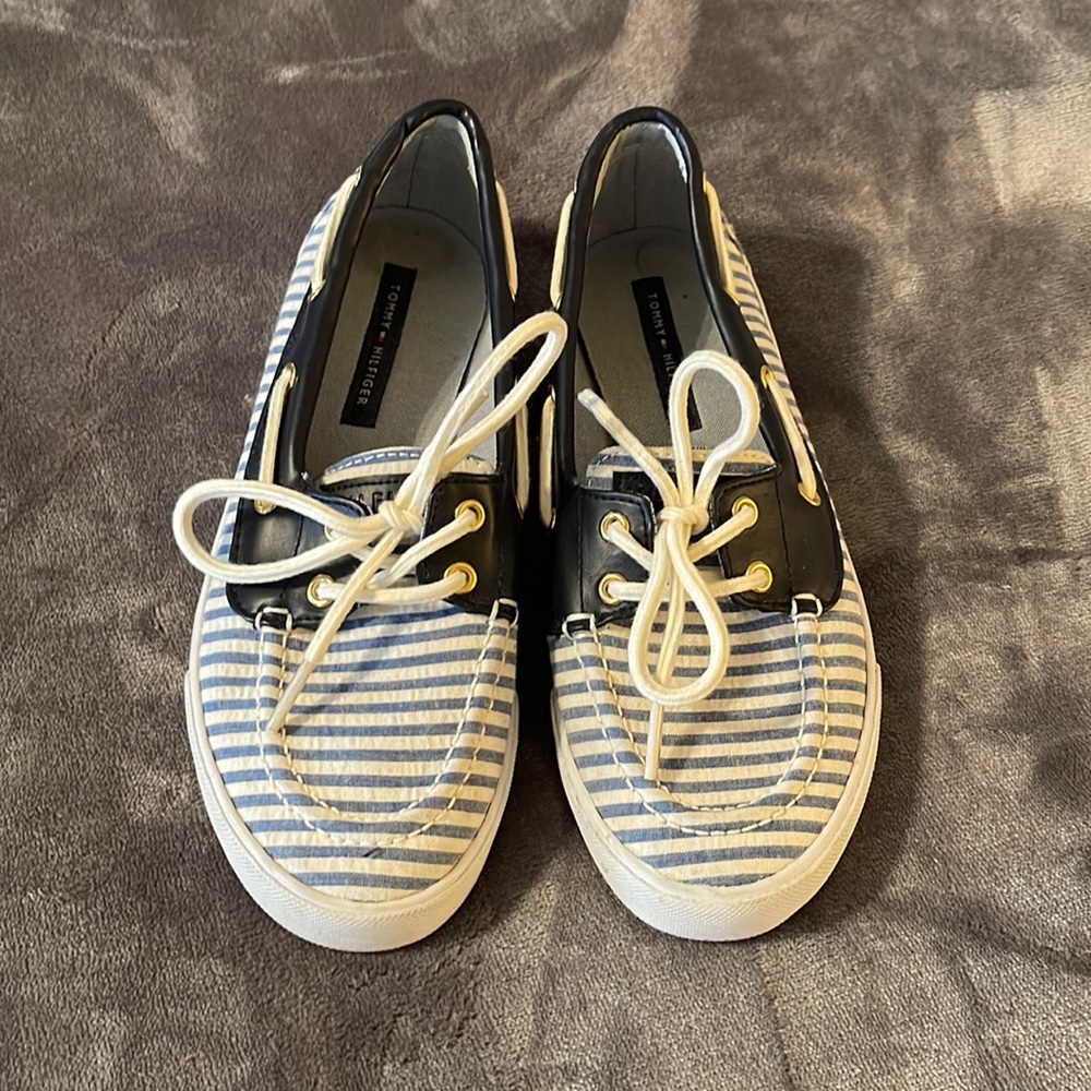 Tommy Hilfiger boating shoes